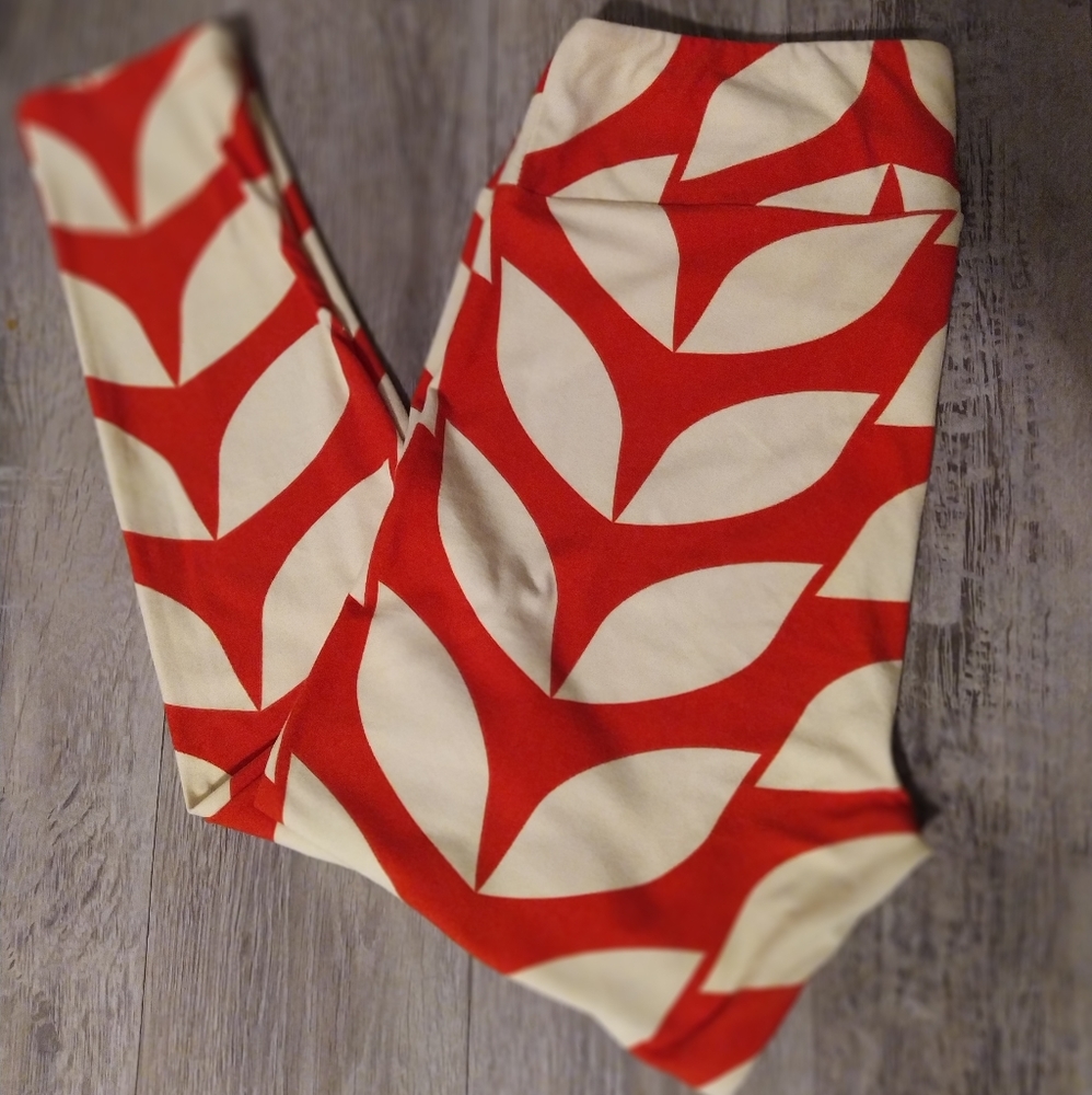 LulaRoe leggings tall and curvy NWOT